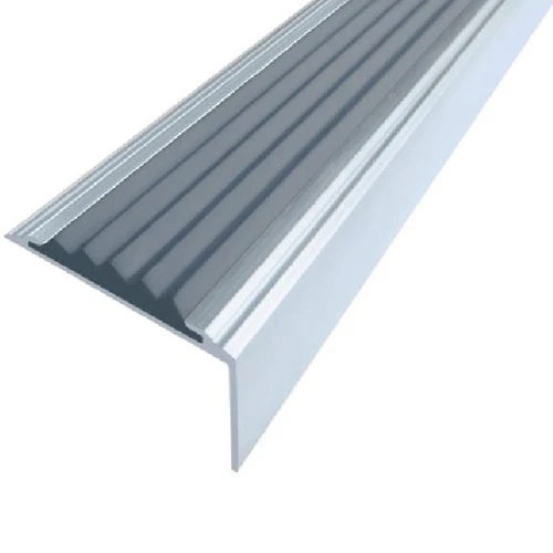 Противоскользящий алюминиевый угол Стандарт 2,7 м 38х5,5х20 мм серый