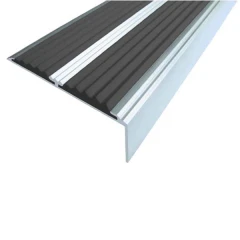 Противоскользящий алюминиевый угол-порог с двумя вставками 70 мм/5,5 мм/22,5 мм 3,0 м черный