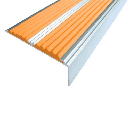 Противоскользящий алюминиевый угол-порог с двумя вставками 70 мм/5,5 мм/22,5 мм 3,0 м оранжевый