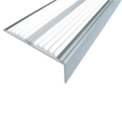 Противоскользящий алюминиевый угол-порог с двумя вставками 70 мм/5,5 мм/22,5 мм 3,0 м белый