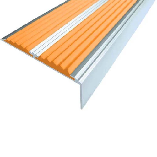 Противоскользящий алюминиевый самоклеящийся угол-порог (2 вставки) 70х5,5х22,5 мм, 2 м оранжевый