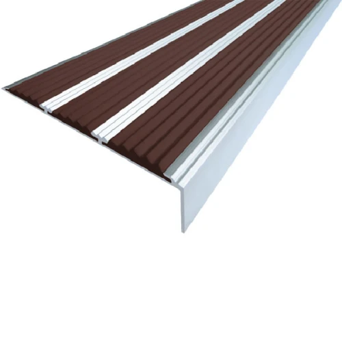 Противоскользящий алюминиевый самоклеящийся угол (3 вставки) 98х5,6х22,4 мм 2 м тёмно-корич.