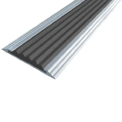 Противоскользящая алюминиевая самоклеящаяся полоса Стандарт 40 мм 2,7 м черный