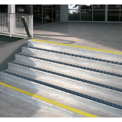 Противоскользящая алюминиевая самоклеящаяся полоса с тремя вставками 100х5,6 мм 3 м синий