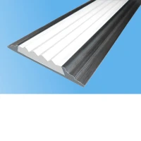 Противоскользящая алюминиевая самоклеящаяся накладная полоса 46х5 мм 3 м белый