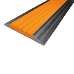 Противоскользящая алюминиевая самоклеящаяся накладная полоса 46х5 мм 2 м оранжевый