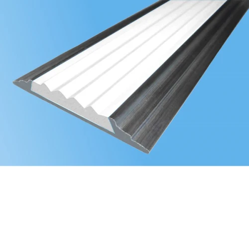 Противоскользящая алюминиевая накладная полоса 46х6,8 мм 3 м белый