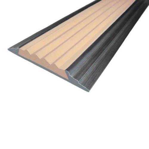 Противоскользящая алюминиевая накладная полоса 46х6,8 мм 3 м бежевый