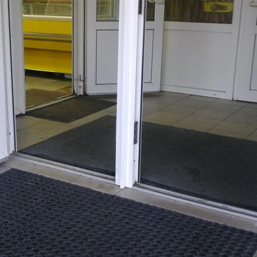 Грязезащитный резиновый коврик Компос 1500x1000х16 мм черный