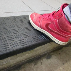 Накладка на ступени резиновая антискользящая 1000x305x71 мм