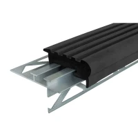 Закладной противоскользящий профиль Уверенный Шаг (УШ-50) 1,2 м черный