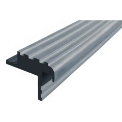 Закладной противоскользящий профиль 