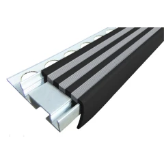 Закладной противоскользящий алюминиевый профиль ALPB 2,7 м 32 мм/20 мм черно-серый