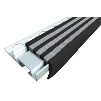 Закладной противоскользящий алюминиевый профиль ALPB 2,4 м 32 мм/20 мм черно-серый