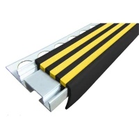 Закладной противоскользящий алюминиевый профиль ALPB 2,4 м 32 мм/20 мм черно-желтый