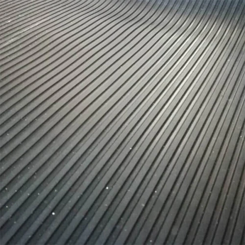 Рулонное резиновое покрытие 3-3,5 мм, 1,5х5 м, Полосы, чёрный