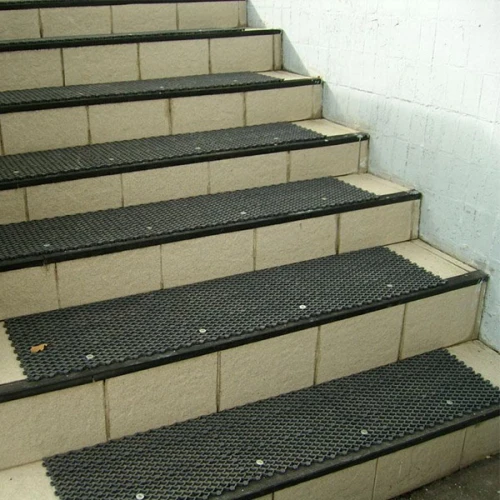 Грязезащитные модульные напольные покрытия Барьер 14 395x50x14 коричневый