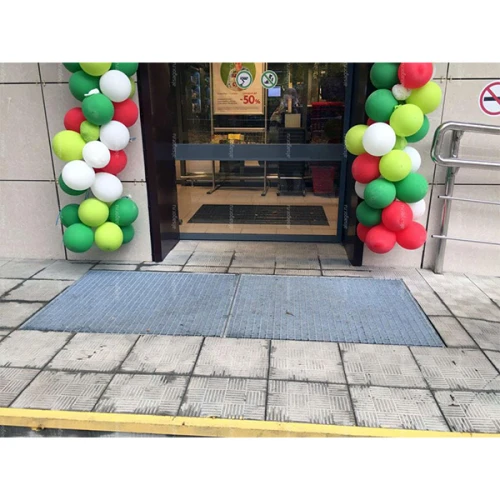 Стальная грязезащитная решетка из прессованного настила33х11/30х2 Zn, 1200х1000 мм