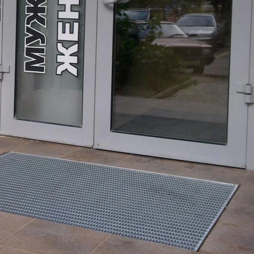 Стальная грязезащитная решетка из прессованного настила 33х11/20х2 Zn, 490х990 мм