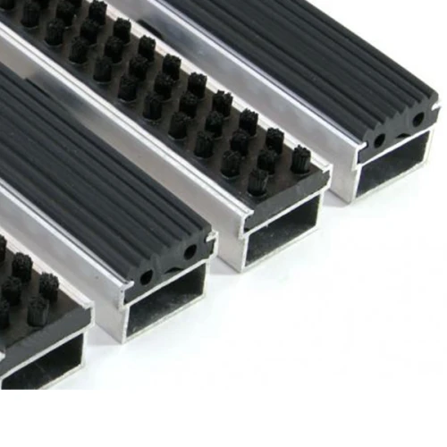 Придверная грязезащитная решетка Алса МАХ щетка+резина