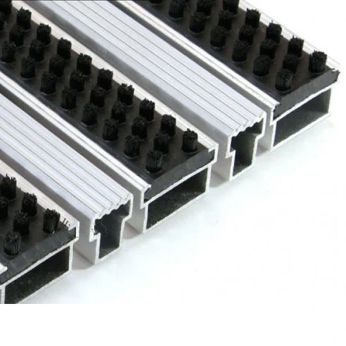 Придверная грязезащитная решетка Алса МАХ щетка+скребок