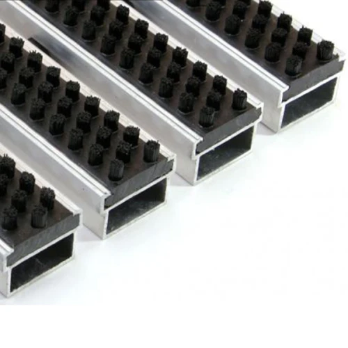 Придверная грязезащитная решетка Алса МАХ щетка