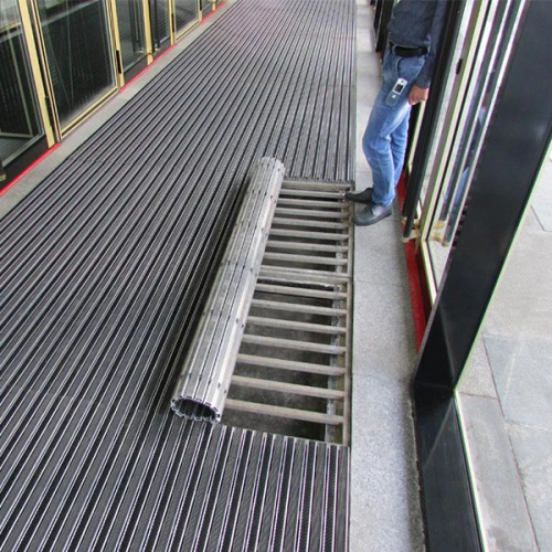 Придверная грязезащитная решетка Алса щетка+резина