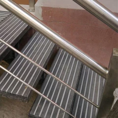 Придверная грязезащитная решетка Сити резина+скребок