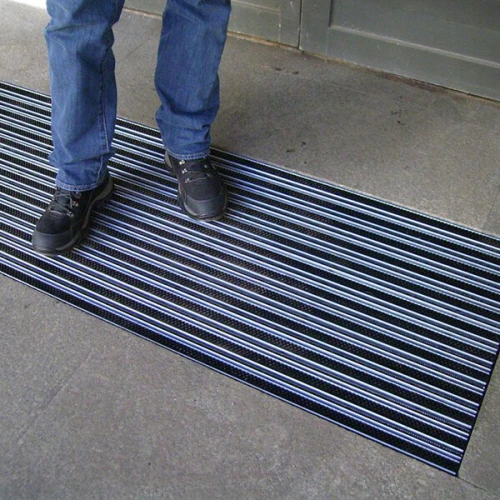 Придверная грязезащитная решетка Сити щетка