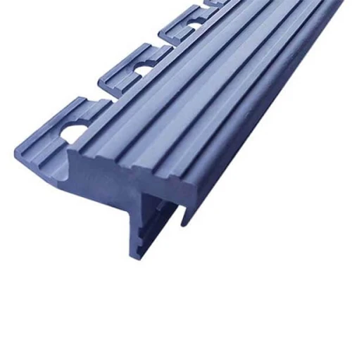 Закладной противоскользящий профиль 