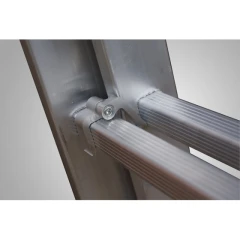 Лестница алюминиевая трехсекционная универсальная усиленная 17 ступеней STAIRS