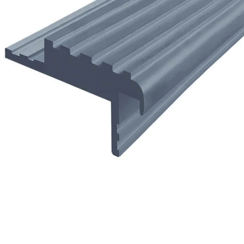 Закладной противоскользящий профиль 