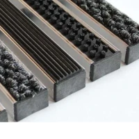 Придверная грязезащитная решетка Сити щетка+резина+текстиль