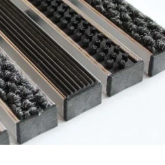 Придверная грязезащитная решетка Сити щетка+резина+текстиль