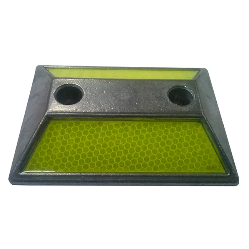 Катафот (светоотражатель) дорожный КД-3 алюминиевый, с крепежом, жёлтый