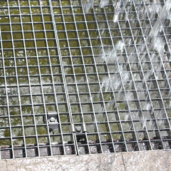 Прессованный решетчатый настил Р 33х11/20х2 Х\К Сталь ОЦ 800/1200 мм  (А-обр.)