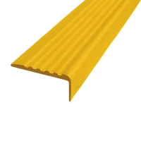 Противоскользящий угол для ступеней 35х15 мм без клеевого слоя, желтый, 12,5м
