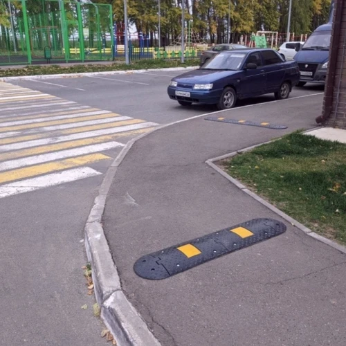 Лежачий полицейский ИДН-300-1 средний элемент, композит