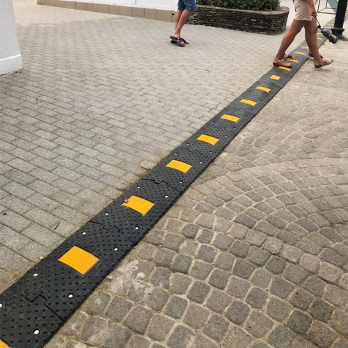 Лежачий полицейский ИДН-300-1 средний элемент, композит