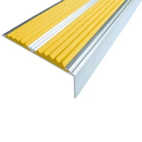 Противоскользящий алюминиевый угол-порог для ступеней с 2 вставками 70x22,5мм 1,5м желтый