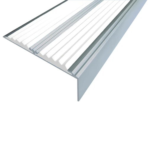 Противоскользящий алюминиевый угол-порог для ступеней с 2 вставками 70x22,5мм 1,5м белый