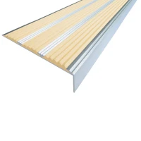 Противоскользящий алюминиевый угол с тремя вставками 98х6,5х22,4 мм 1,5 м бежевый