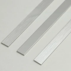 Алюминиевая полоса 20х1,5мм, 2,7м, браш серебро/мат