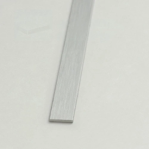 Алюминиевая полоса 20х1,5мм, 2,7м, браш серебро/мат