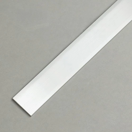 Алюминиевая полоса 10х1,5мм, 2,7м, серебро/глянец