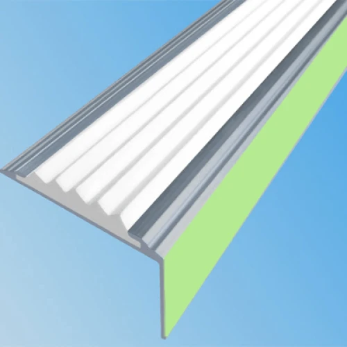 Противоскользящий алюминиевый угол-порог АУ38 ФЭС 38х5,5х22мм (резин.вст.), 1м, белый