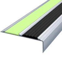 Противоскользящий алюминиевый угол-порог АУ80 ФЭС 80х6,5х26,5мм (резин.вст.+ФЭС), 3м