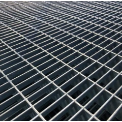 Стальная грязезащитная решетка из прессованного настила Р 33х11/30х2 Zn Тип А 500х500 мм