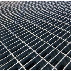 Стальная грязезащитная решетка из прессованного настила Р 33×11/30х2 Zn 1000х1200 мм