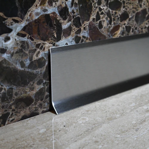 Плинтус L-образный PL-4 c радиусной ножкой 2,7м